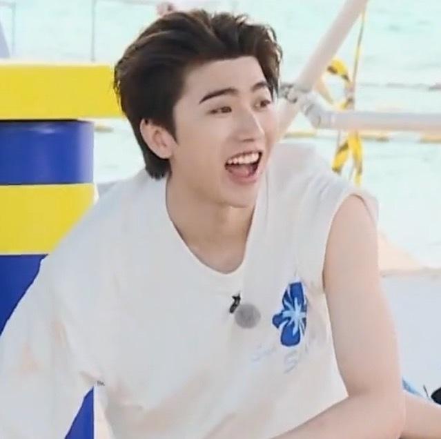 蔡徐坤《奔跑吧》表情包分享 回顾颜艺大师的可爱瞬间