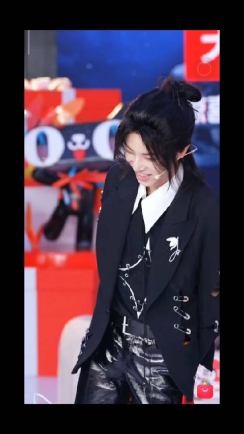 华晨宇飞行模式歌词##华晨宇一个月才回吴彤微信