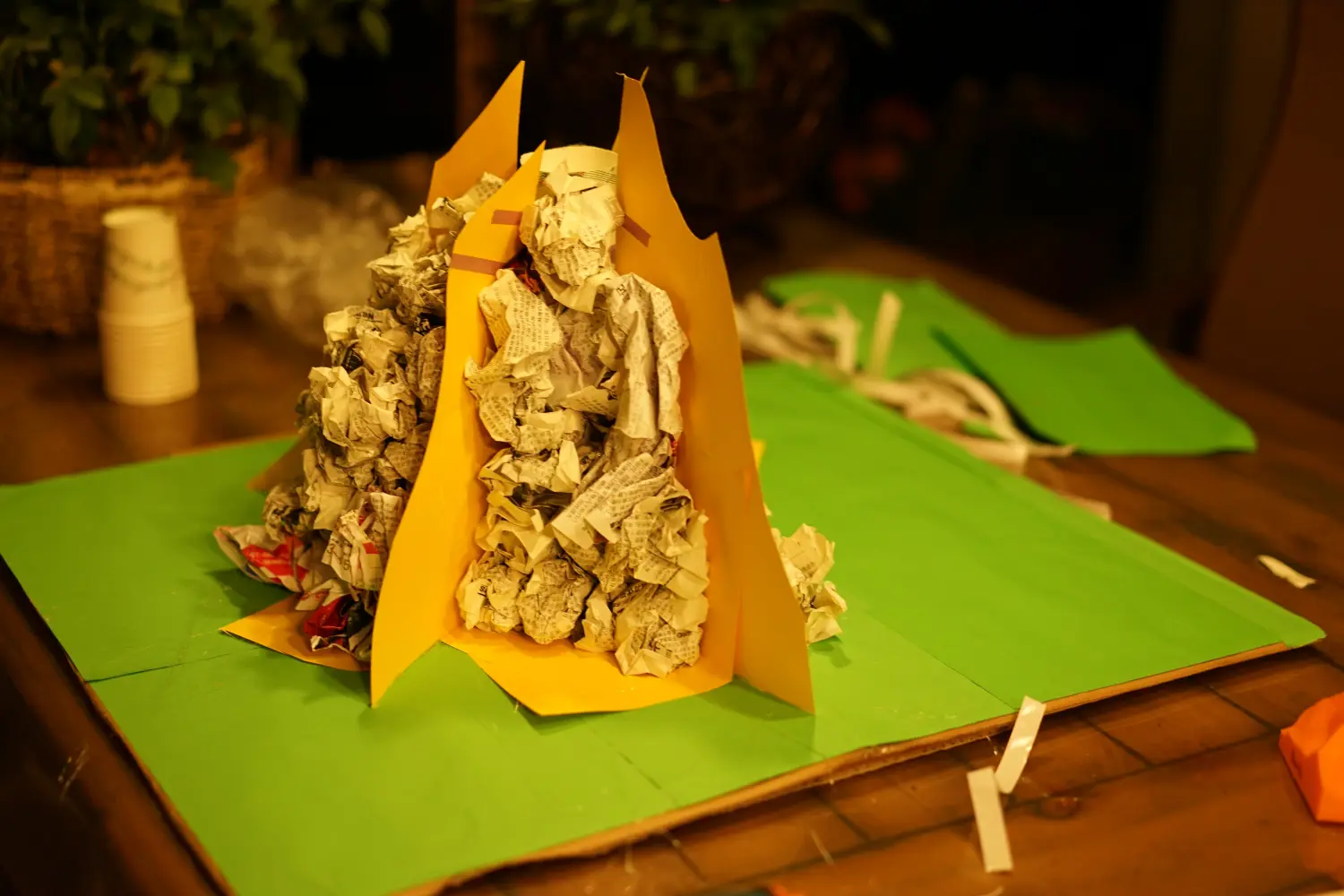 创客一起玩如何用废纸制作山体模型