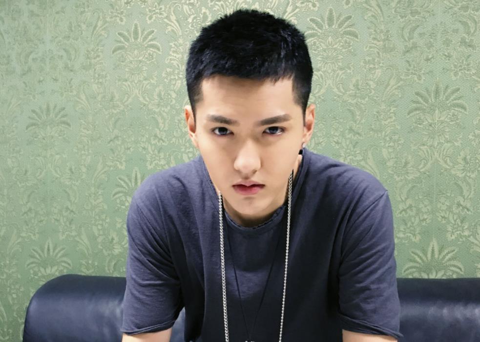 "整容"叫剃寸头,肖战陈伟霆成硬汉,看到魏大勋……_头发_明星_吴亦凡