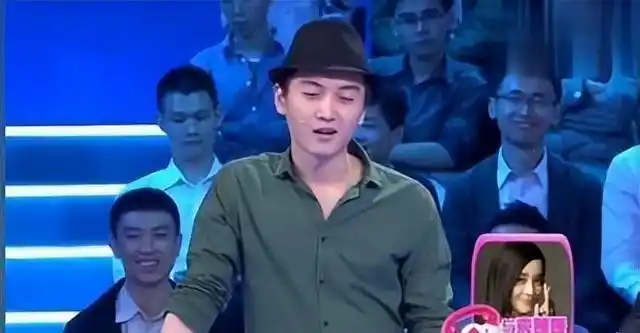 扯领口,开"暧昧"玩笑,这些"没分寸感"的女星比男明星还可怕