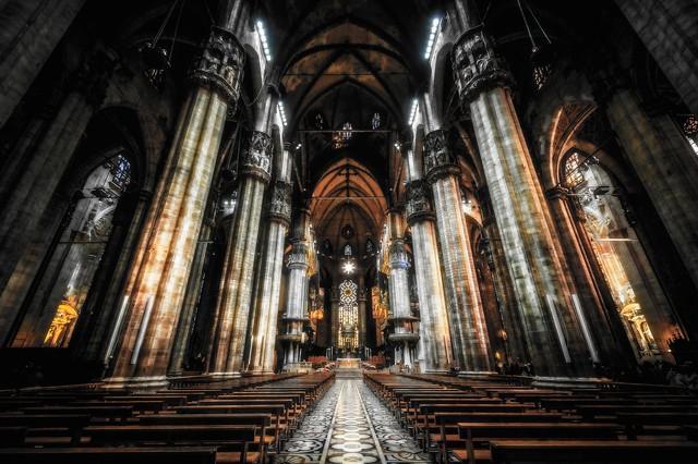 哥特式建筑:揭秘其独特魅力所在