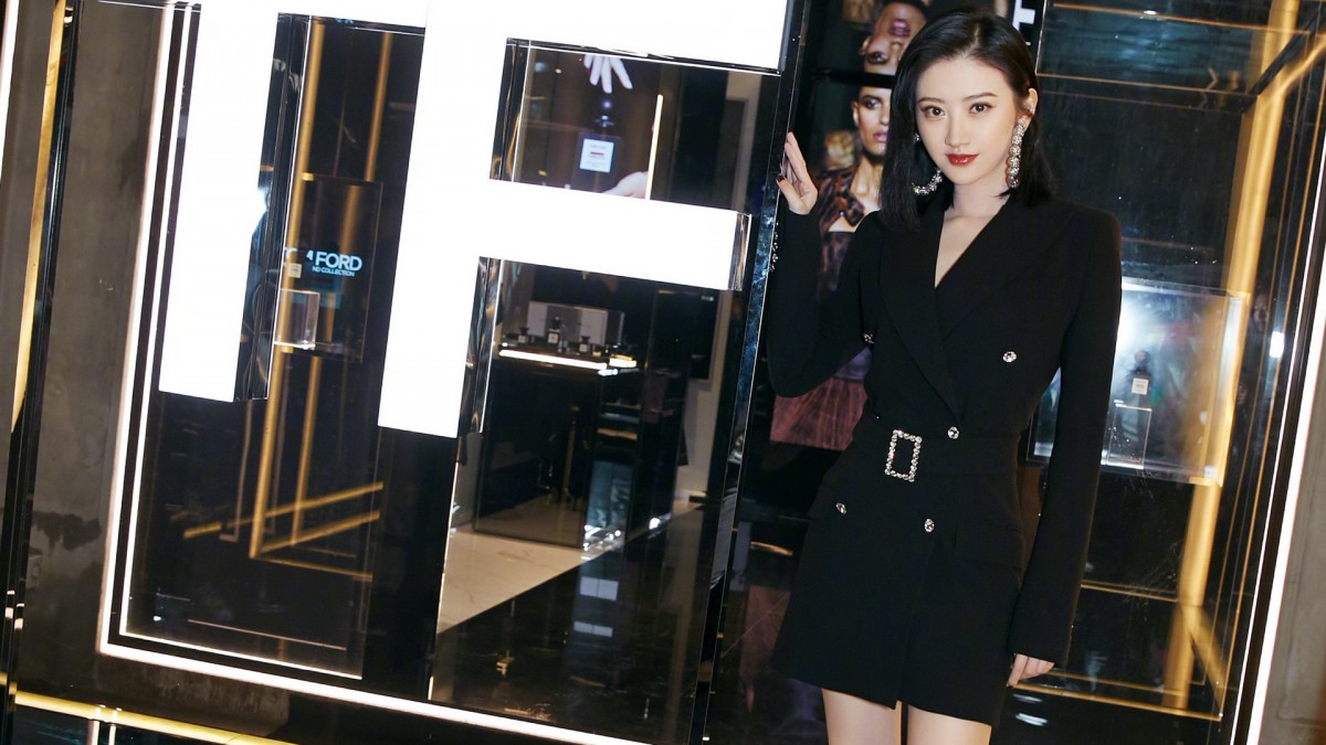 紧身衣美女景甜图片-美女壁纸-高清美女图片-第4图-娟娟壁纸