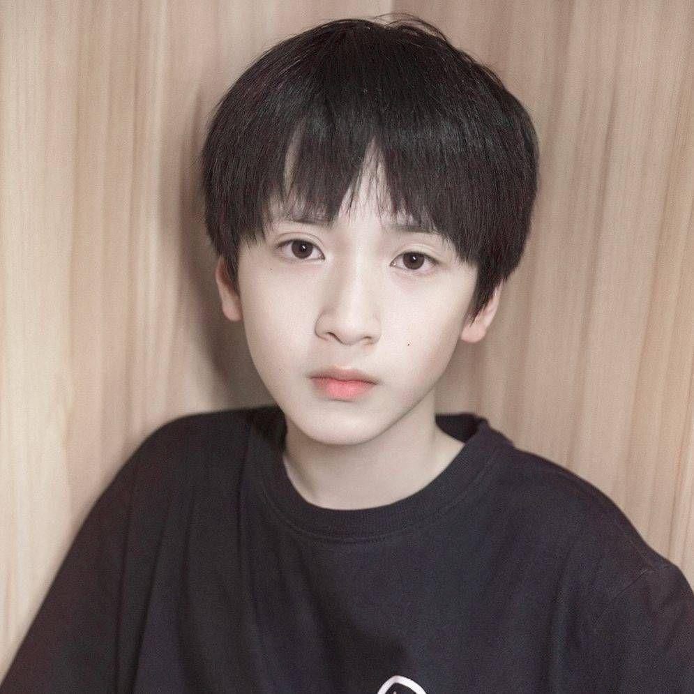 可以提供一些严浩翔小时候的照片嘛?(不带水印)? - 知乎