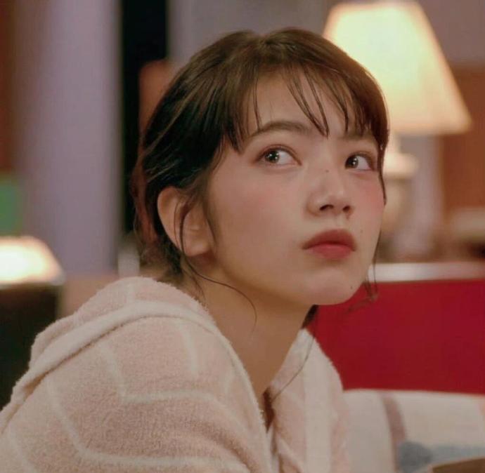 日系女生小松菜奈软妹头像