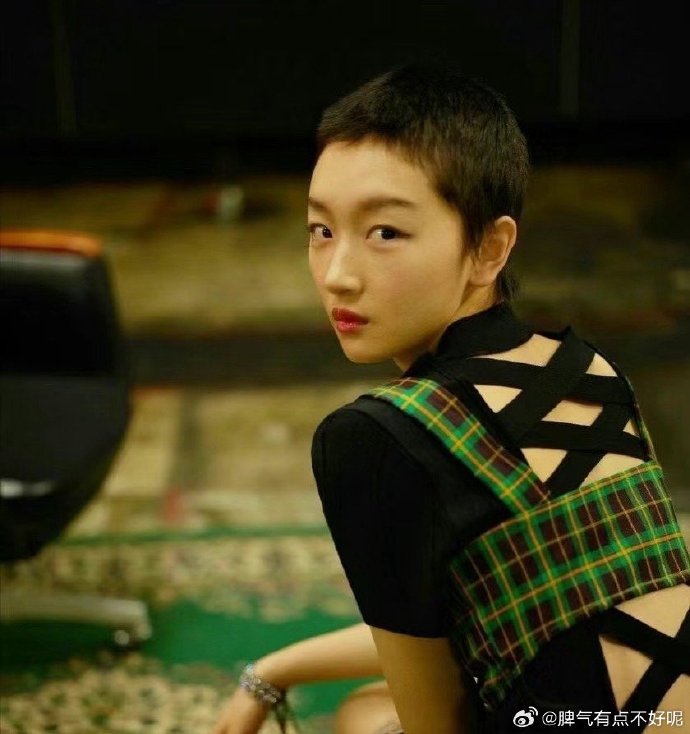 周冬雨你短发真的好看!#周冬雨