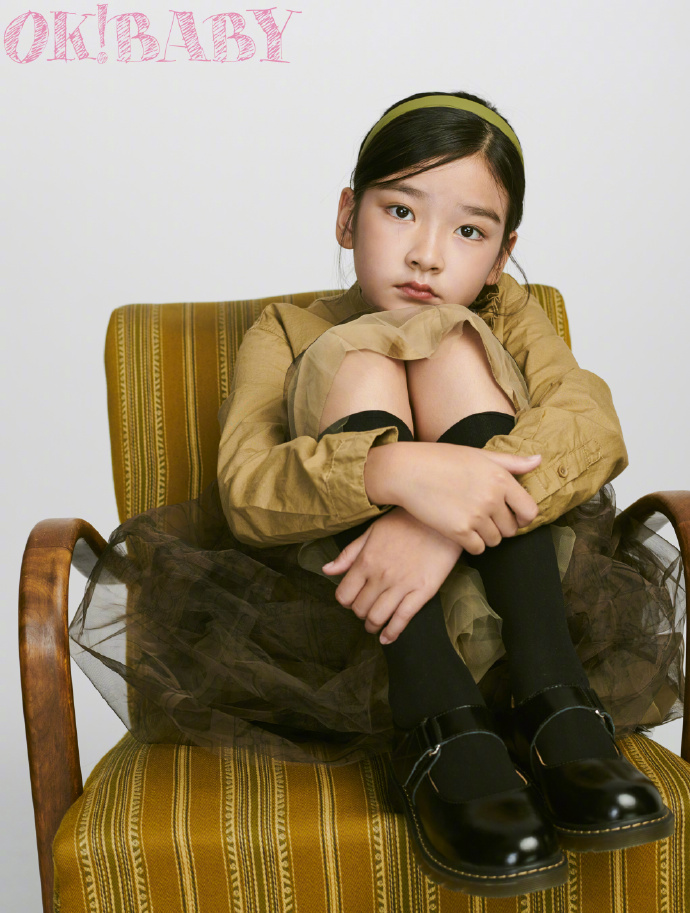 王圣迪全新大片曝光 化身摩登小公主眼里全是戏