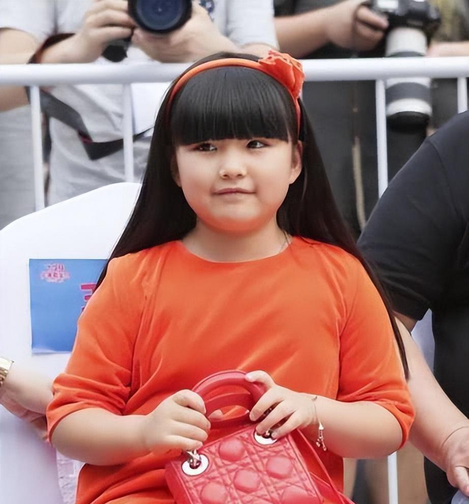 14岁王诗龄私照流出,网友炸了:李湘!你养的什么女儿_保护_娱乐_明星