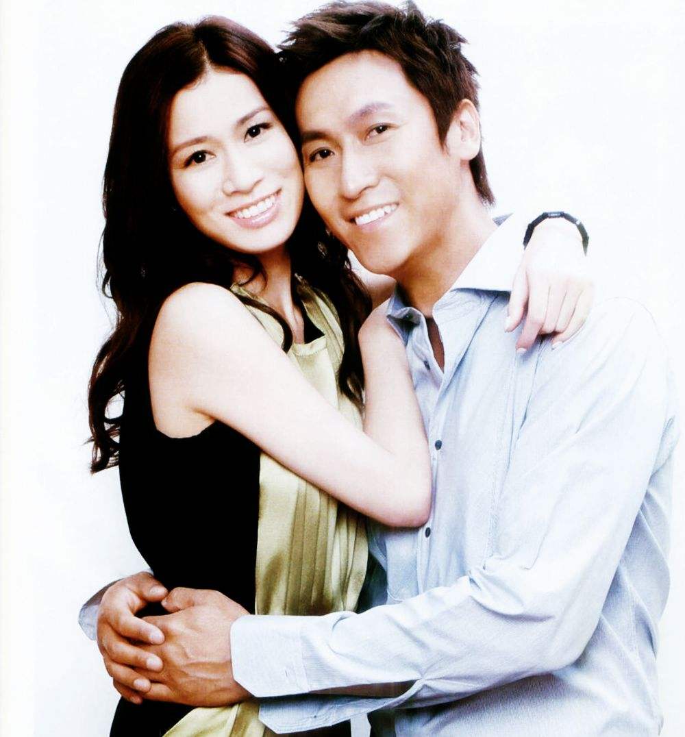 郑嘉颖应该是佘诗曼所有绯闻男友中最轰动的一个,当时一度传出阿佘与