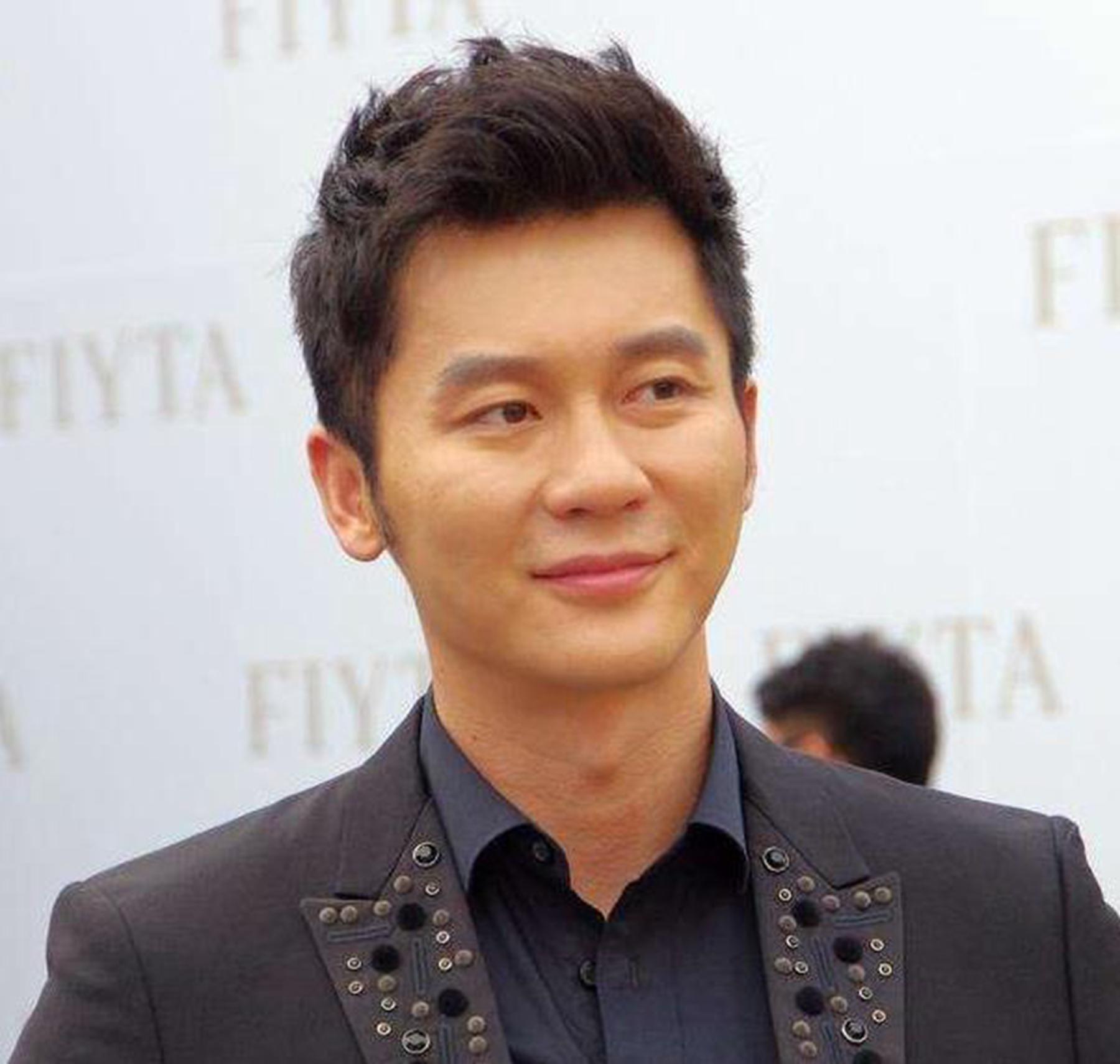 邓超退出《跑男》是明智之举?看看郑凯的处境,佩服他的先见之明