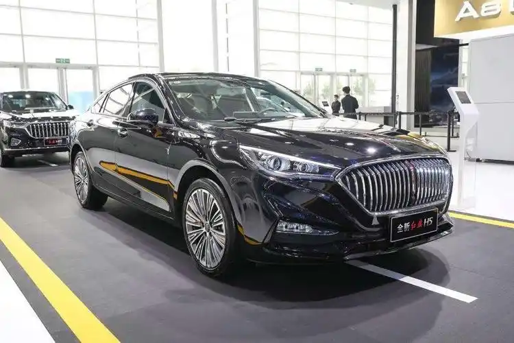 车展实拍质感升级气场更强红旗hs5红色力量版实拍2021款红旗hs5登场