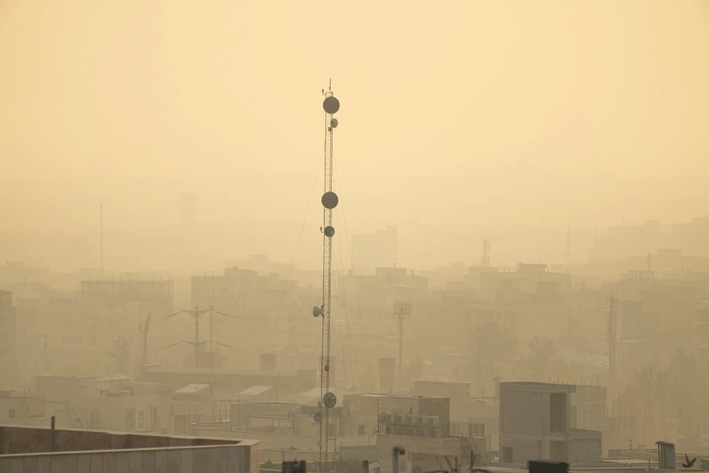 伊朗德黑兰遭遇雾霾天气