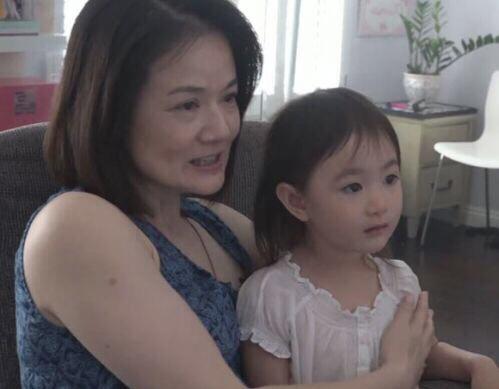 因为奥莉外婆的脸也很方呀,基因导致的脸方实在是没有办法,但是李安琪