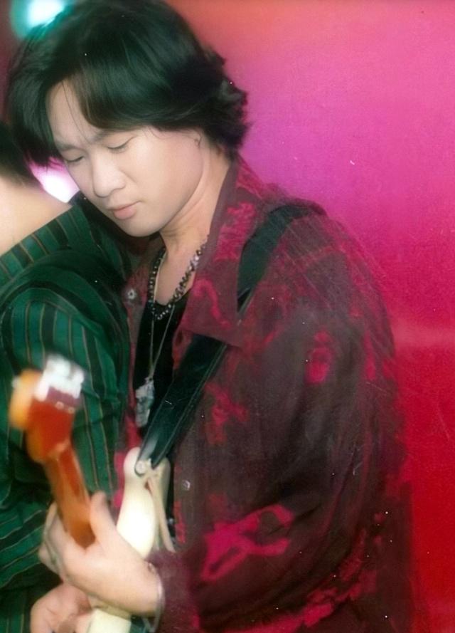 回到90年代,ai技术修复黄家驹的美拍图