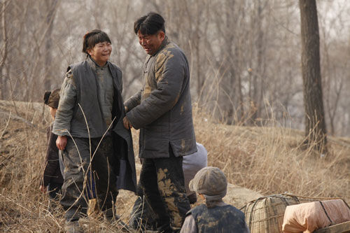 《叶落长安》剧照新浪娱乐讯 电视剧《叶落长安》将于5月27日登陆山东