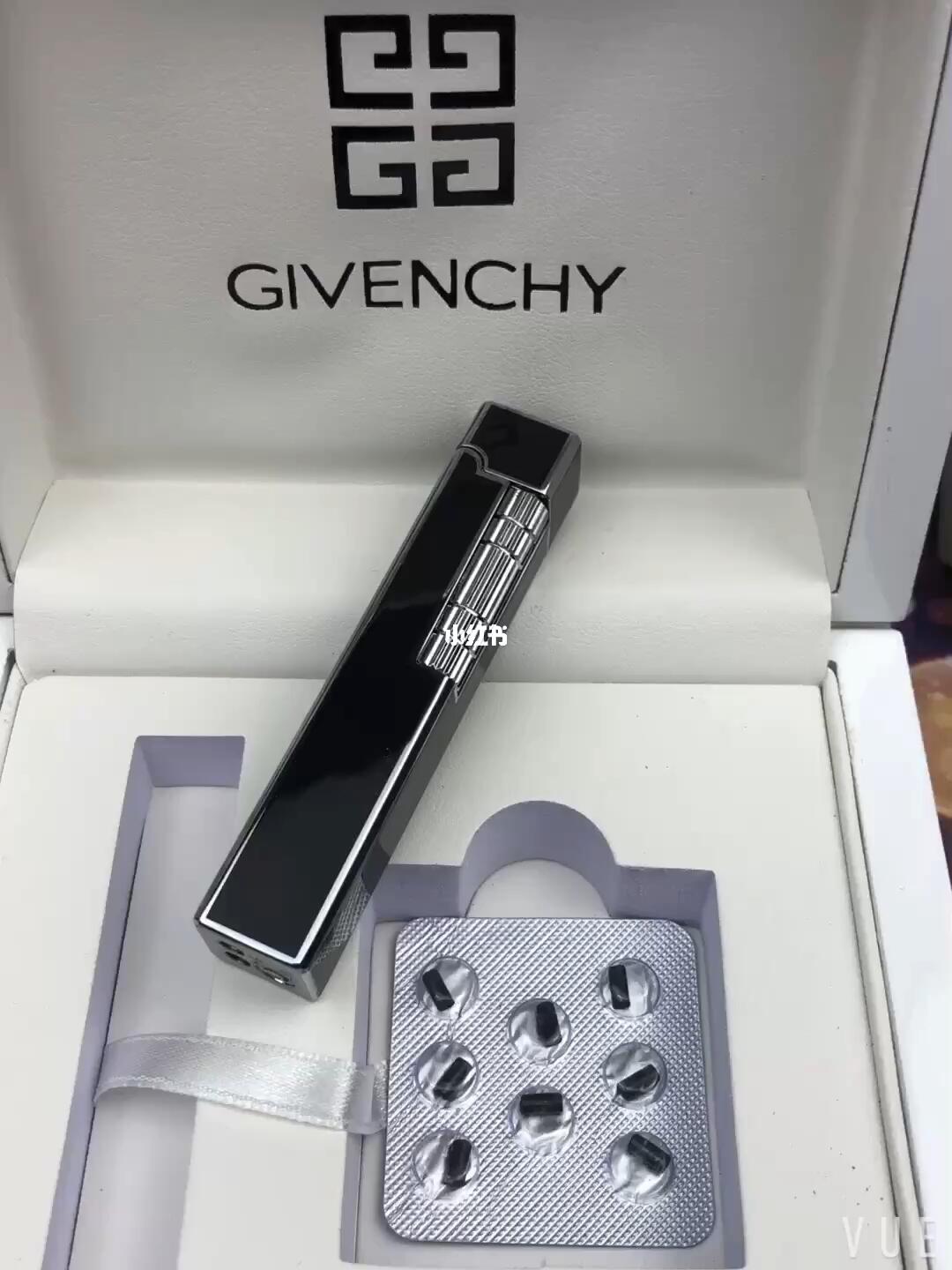 纪梵希小巧打火机