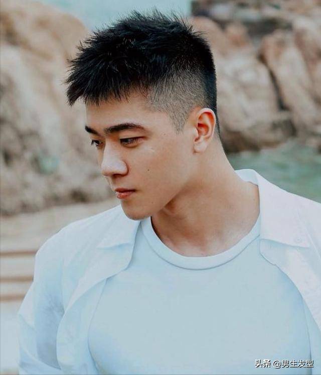男生"不用烫"的3款发型,清爽干净,剪完秒变帅气小哥哥_头发_显得_短发