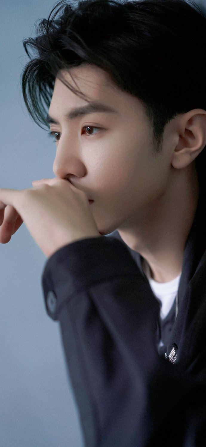 陈哲远狼尾墨镜##陈哲远黑发狼尾