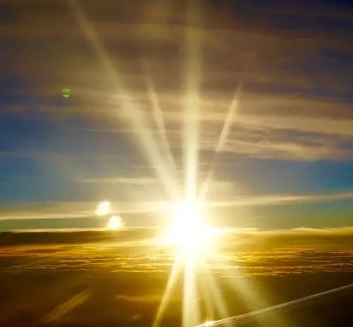 澳新之旅-八-腾云驾雾从天空飞过沧海湖泊日出东方光芒四射俯瞰窗外