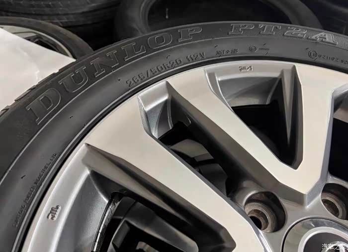 【图】20寸轮毂轮胎 原厂原装正品拆车件一套_兰德酷路泽论坛_汽车之