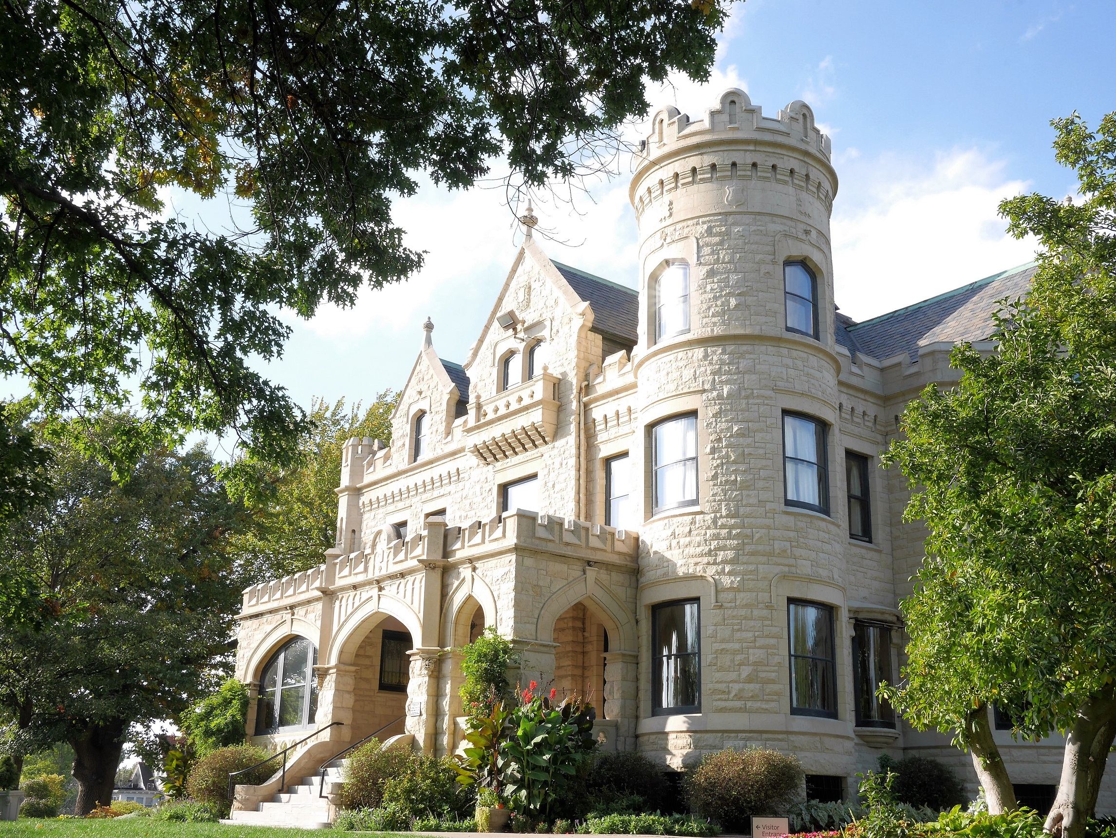 乔斯林夫妇是当年内布拉斯加州的首富,他们建的这座私宅型似欧式古堡