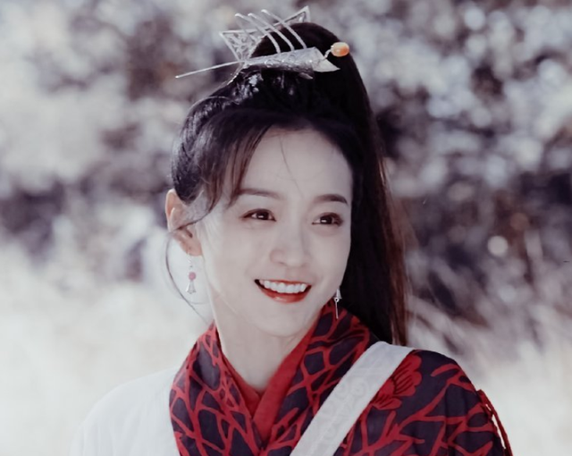 《新天龙》阿紫封神,何泓姗打破传统认知,34岁也能演15岁少女