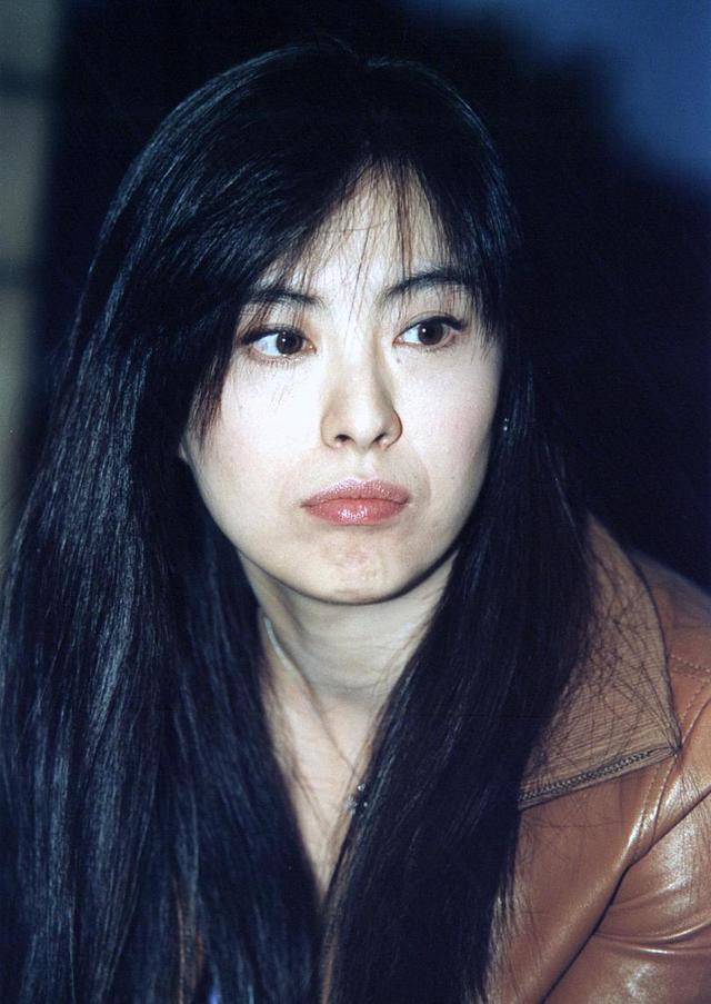 女神王祖贤近照曝光,她的美貌和气质也被誉为"东方女神"的典范_生活