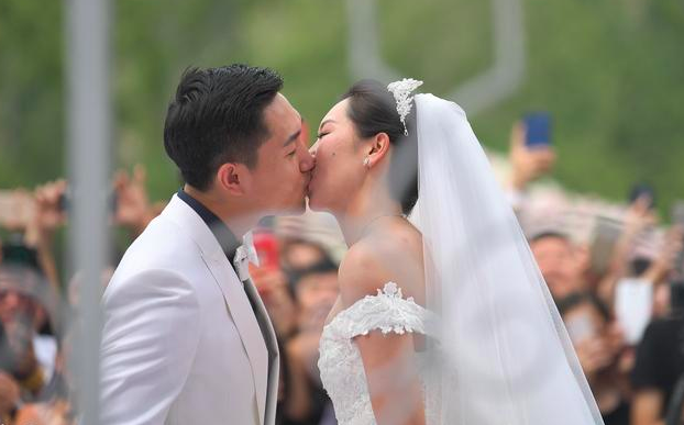 喜讯!李晓霞宣布怀孕,预产期将至仍挺大肚亮相乒乓赛场边