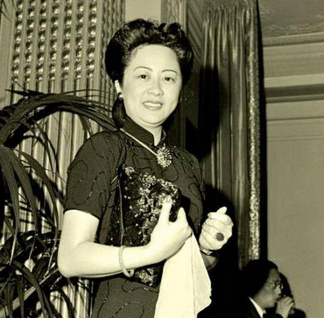 宋子文小13岁妻子,年轻时貌美如花,跟随宋逃到美国后结局如何?