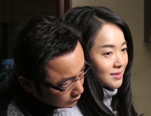 出道25年绯闻不断,嫁大20岁老公幸福美满,42岁貌美如花_左小青