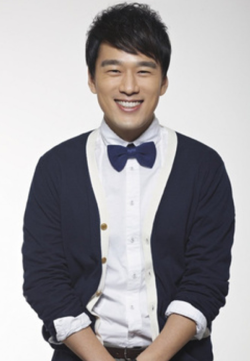 在今年浙江卫视举办的的跨年晚会中,王耀庆身着一袭蓝色西装,演唱了他