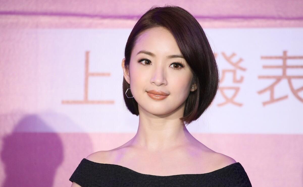 最美圆脸女星李丽珍又纯又欲赵丽颖看起来像18