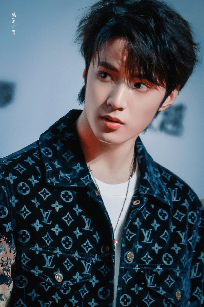 elle风尚大典明星红毯##刘耀文