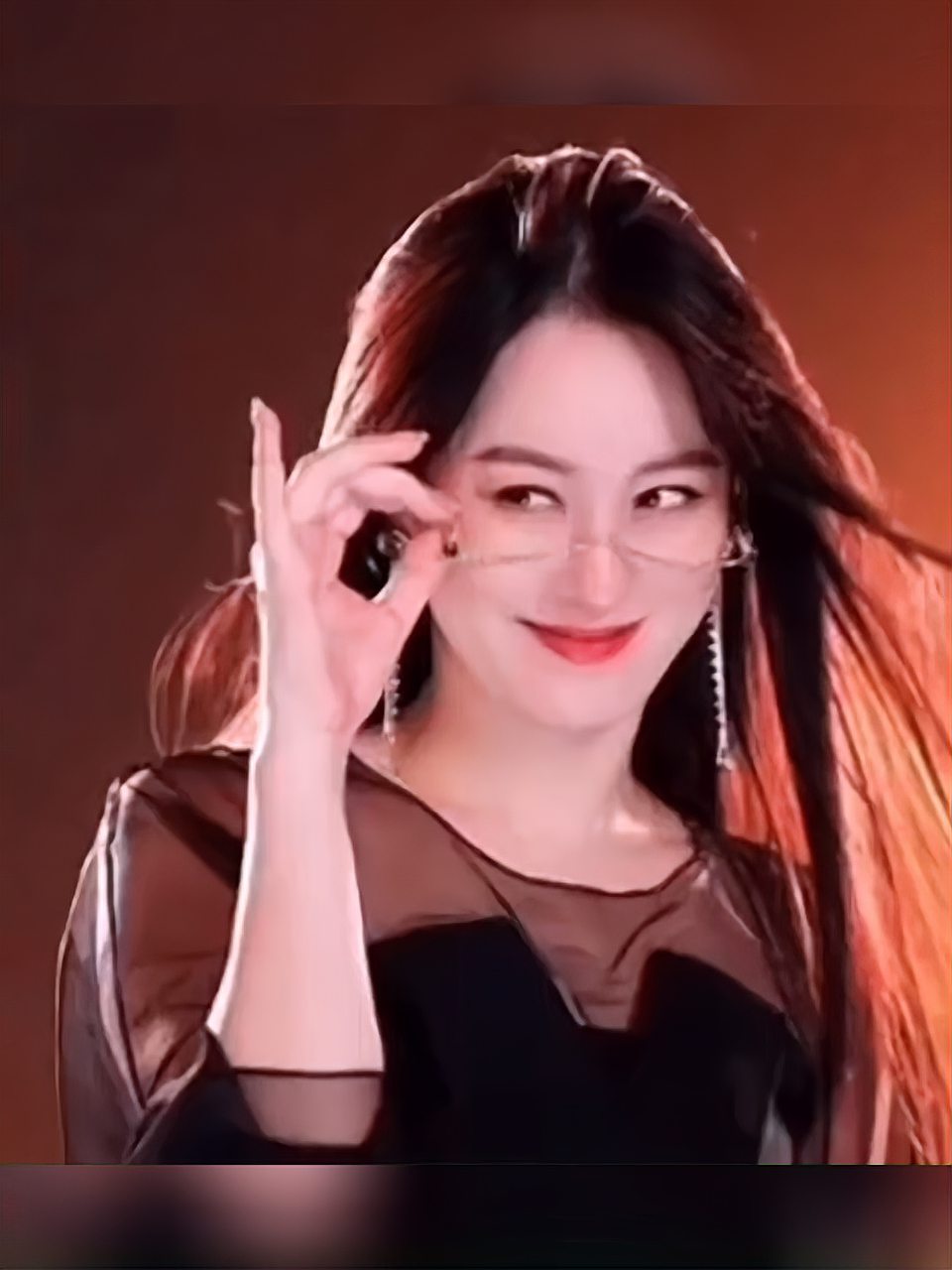 网红歌手唐艺演唱歌曲么么哒