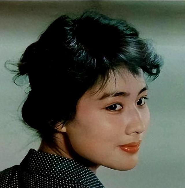 66岁的赵娜:一婚嫁祝延平,二婚嫁杜志国,现在却与儿子相依为命