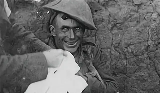 原创被大部队遗忘的哨兵深埋地下9年发现时双目失明仍坚守军需库