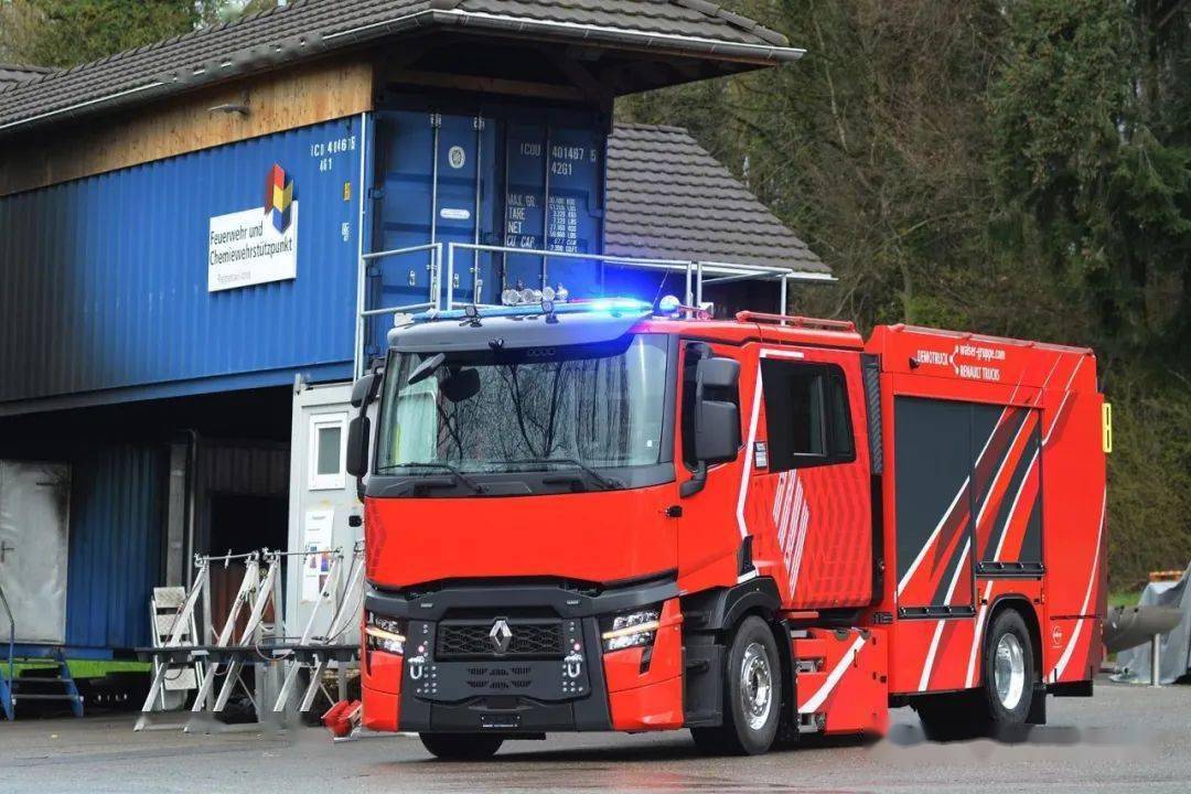 雷诺卡车t系列进军消防底盘市场 walser上装新t460消防车首次亮相