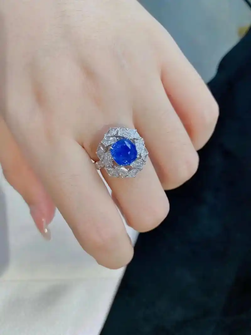 蓝宝石戒指无烧矢车菊色蓝宝石
