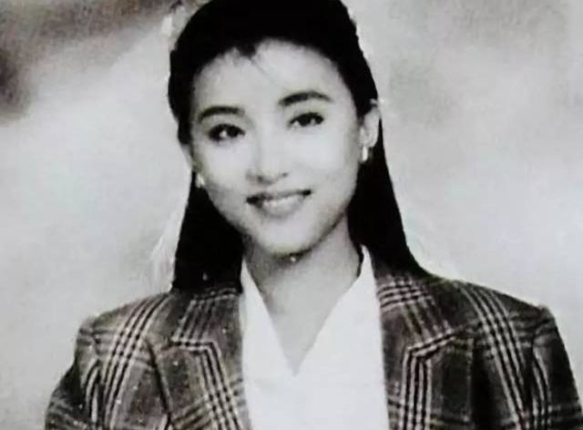 韩红说自己以前颜值高还是校花晒出照片以后网友信了