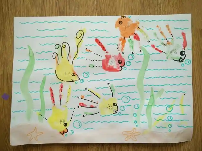美术活动:手掌印画 热带鱼——钟声久和园中四班
