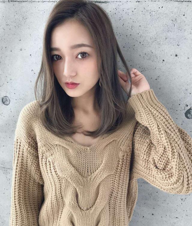 小脸女生适合什么发型?搞懂这几个技巧,长发短发轻松驾驭!