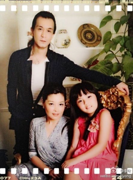 李咏哈文结婚21周年甜蜜示爱