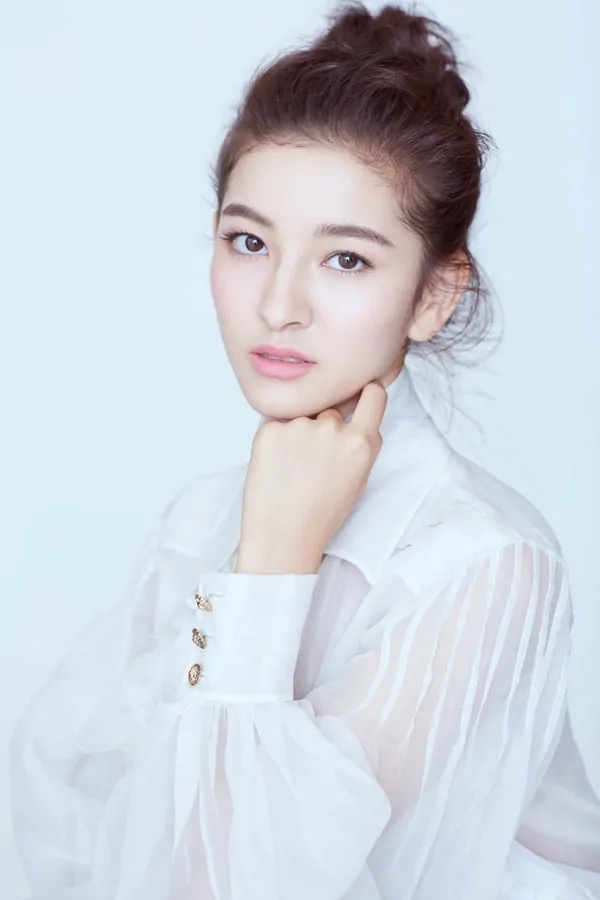 张雪菡,1996年3月1日出生于新疆维吾尔自治区,中国内地影视女演员