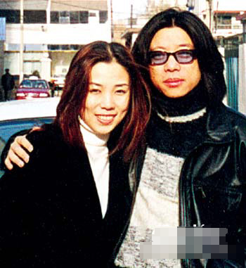 回顾歌手郭峰三段恋情无疾而终61岁未婚无子女一生献给了音乐