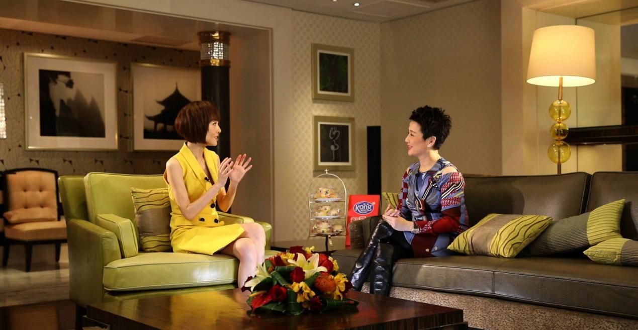 鲁豫采访赌王四太家展现豪门严家规,何猷亨出镜显青涩