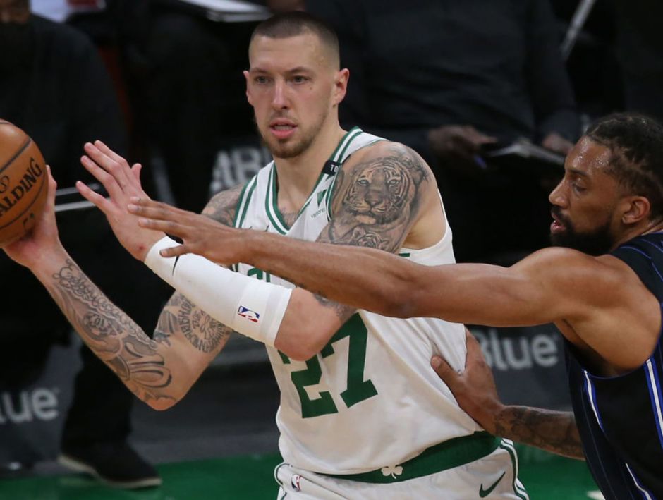 报道公牛收购凯尔特人大个子泰斯