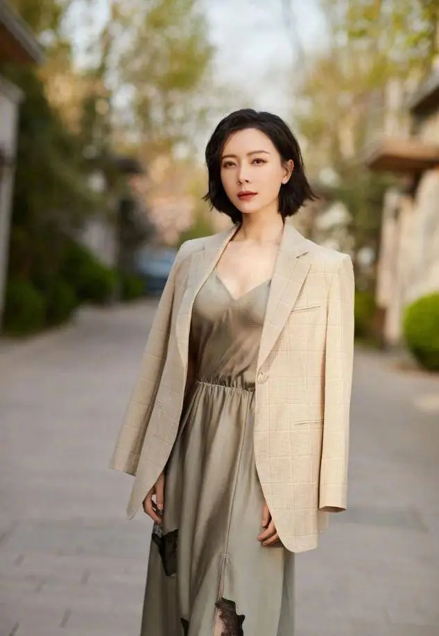 春季不知道怎么穿瞧瞧陈数这6套西装搭配优雅又高级