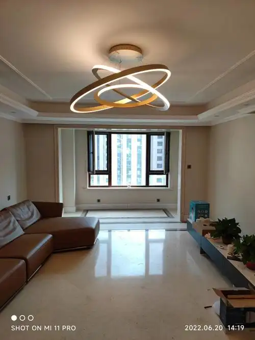 一组豪华顶配版的新特丽