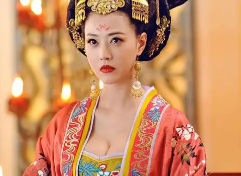 周海媚:tvb版《武媚娘》加布料好过内地版剪胸