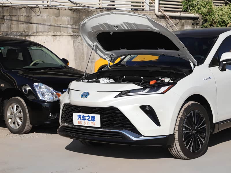 广汽丰田 威飒 2022款 双擎 2.5l cvt四驱至尊版